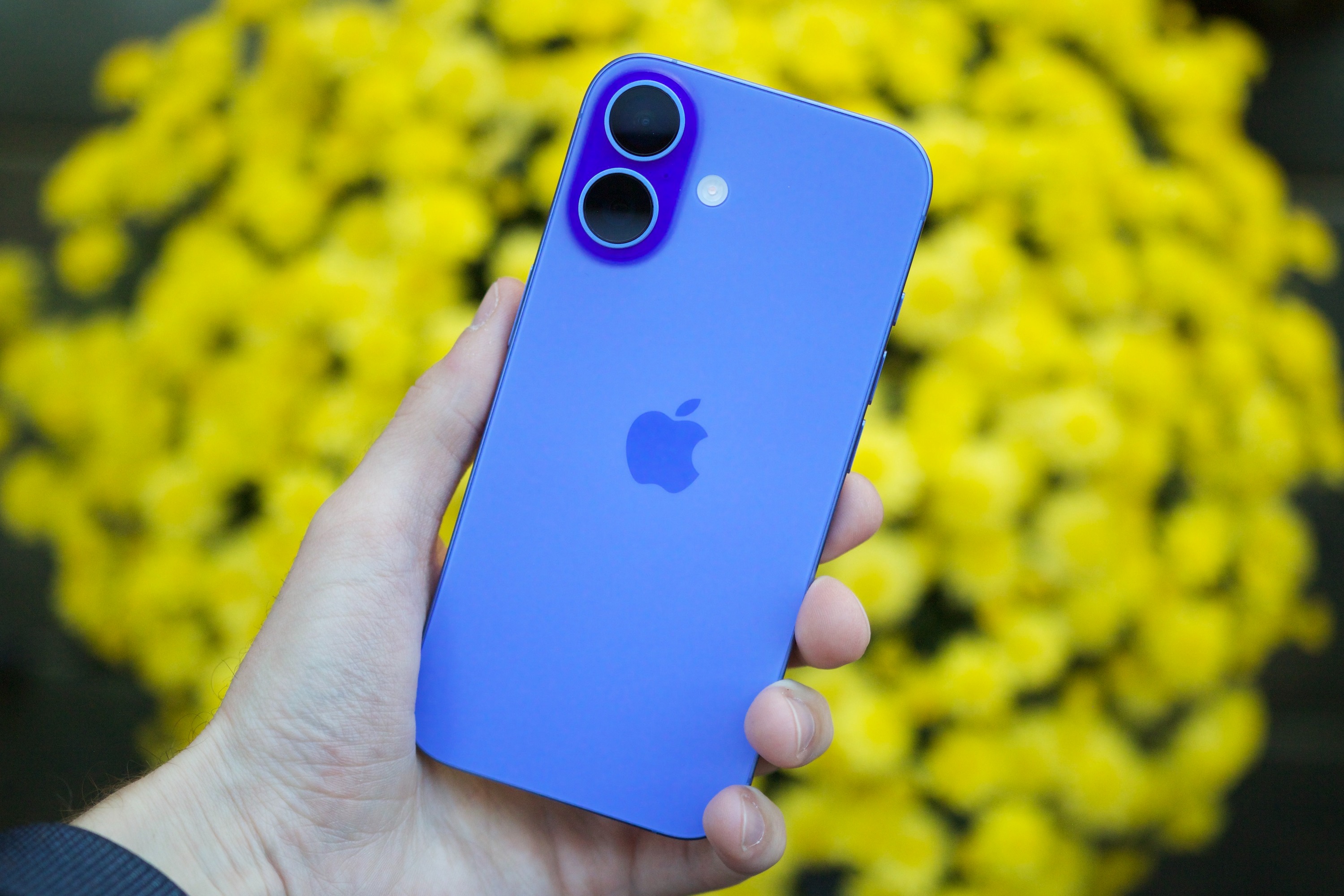 گوشی موبایل اپل مدل iPhone 16 CH/A ظرفیت 256 گیگابایت رم 8 گیگابایت